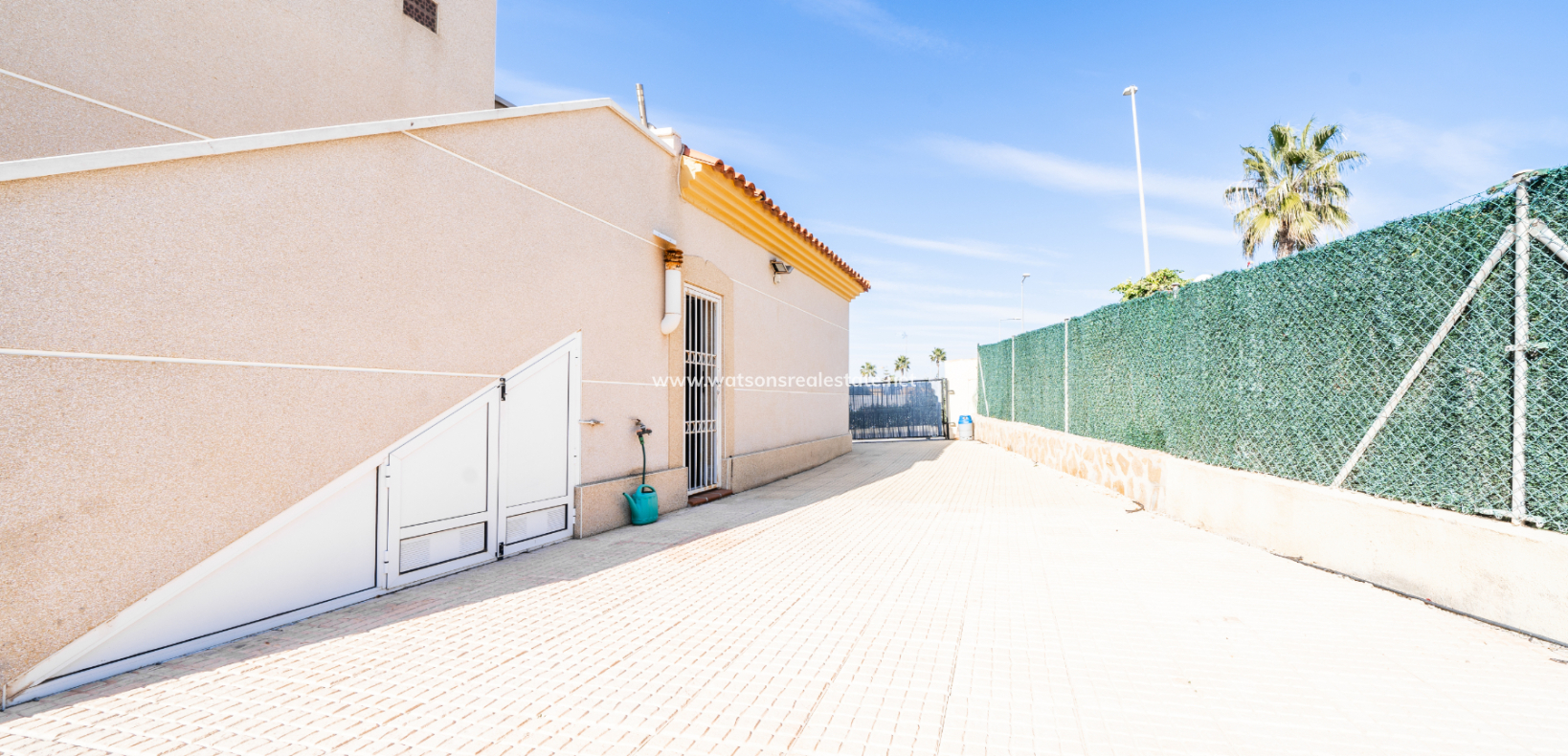 Resale - Detached - Urb. La Marina