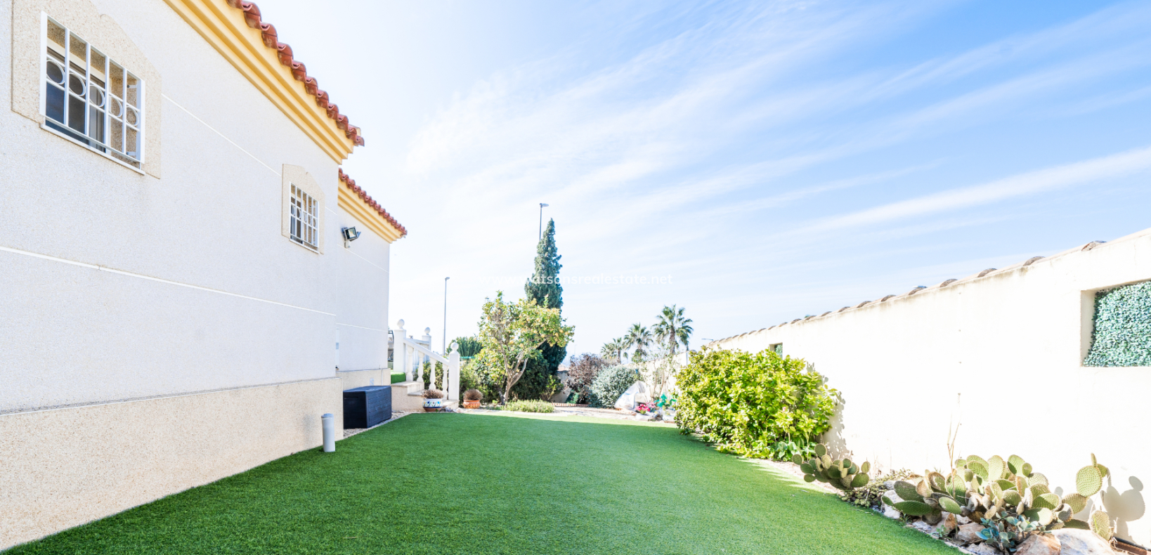 Resale - Detached - Urb. La Marina