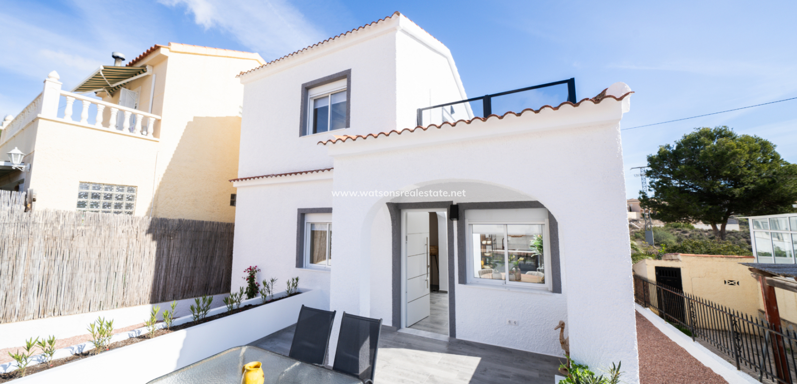 Resale - Detached - Urb. La Marina