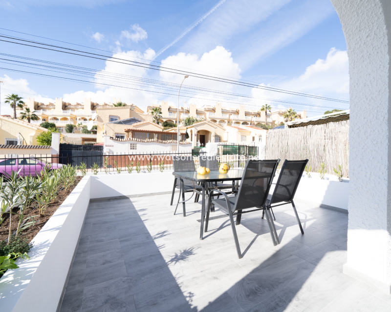 Resale - Detached - Urb. La Marina