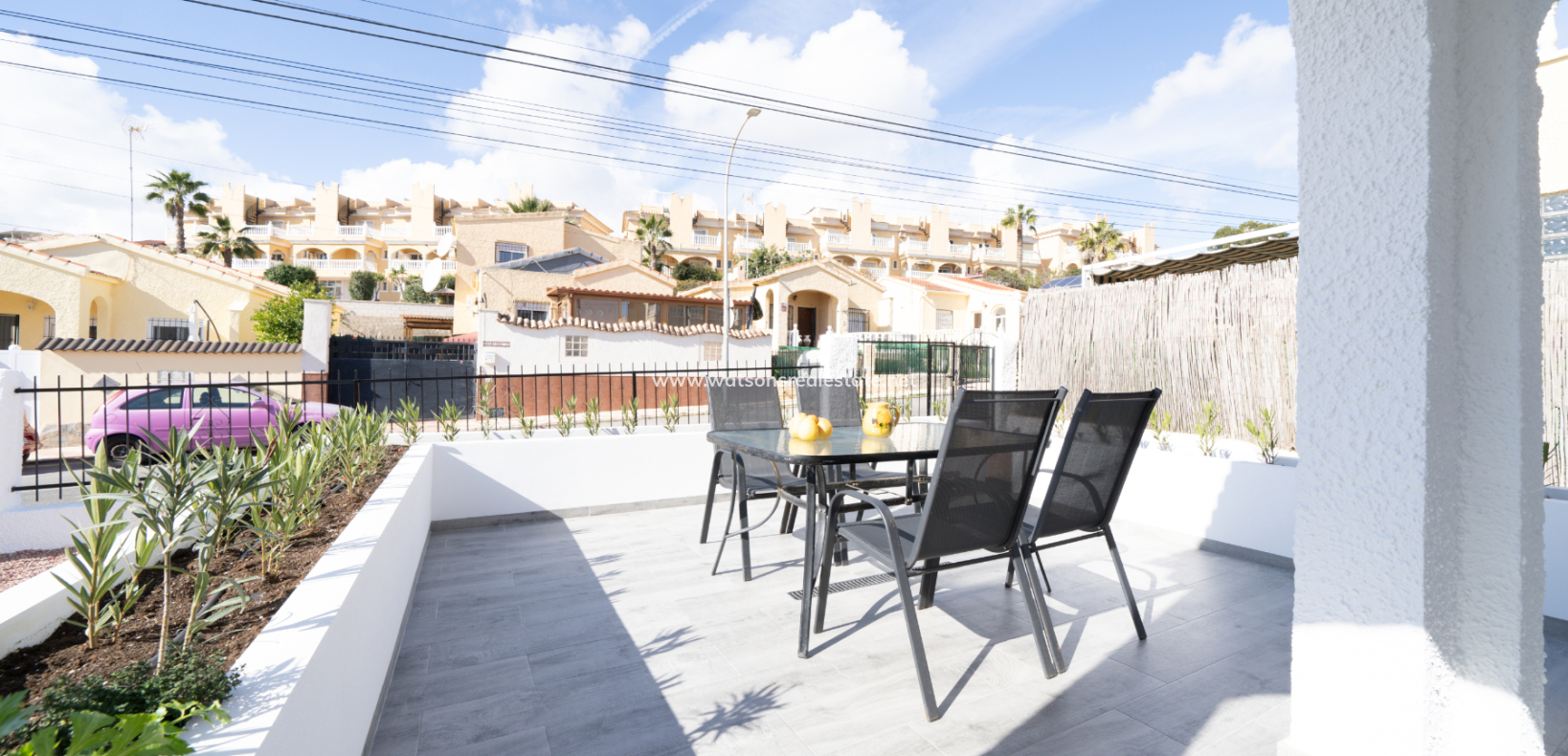 Resale - Detached - Urb. La Marina