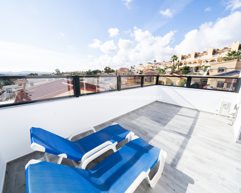 Resale - Detached - Urb. La Marina