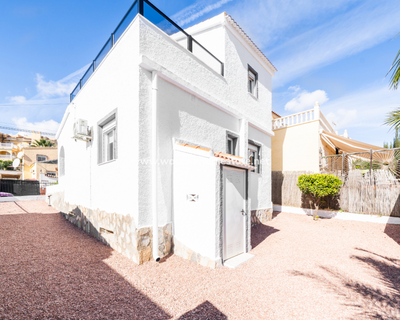 Resale - Detached - Urb. La Marina