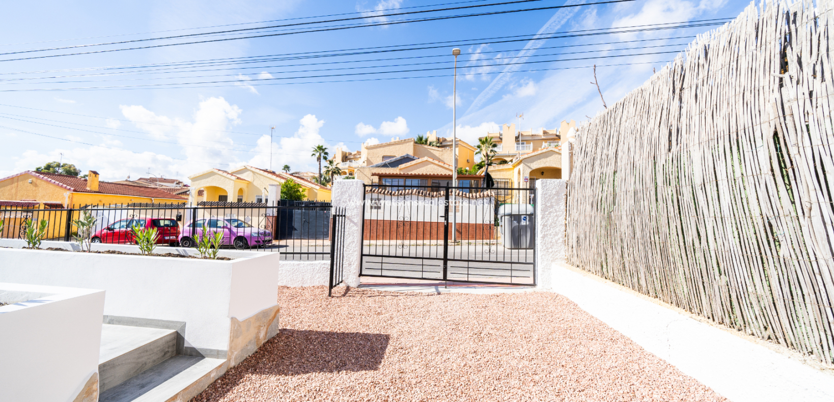 Resale - Detached - Urb. La Marina