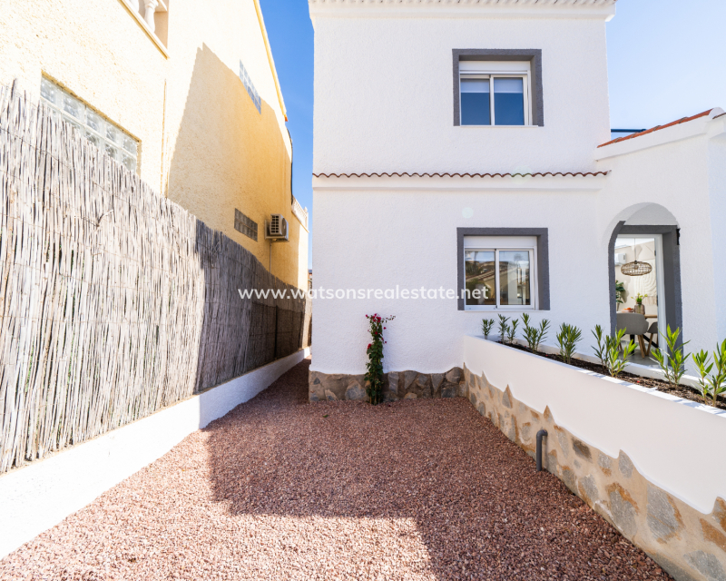 Resale - Detached - Urb. La Marina