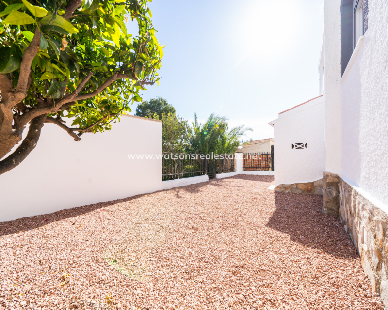 Resale - Detached - Urb. La Marina