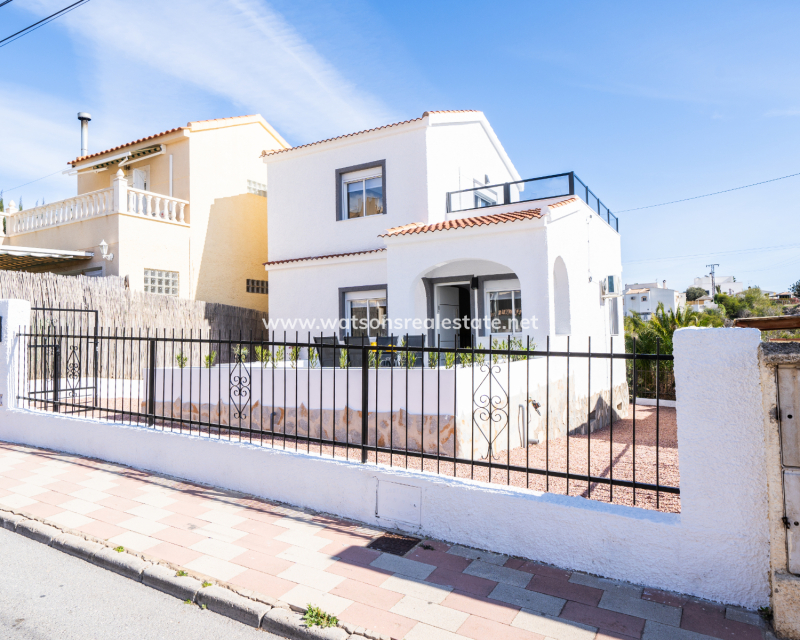 Resale - Detached - Urb. La Marina