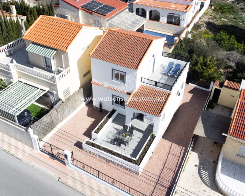 Resale - Detached - Urb. La Marina