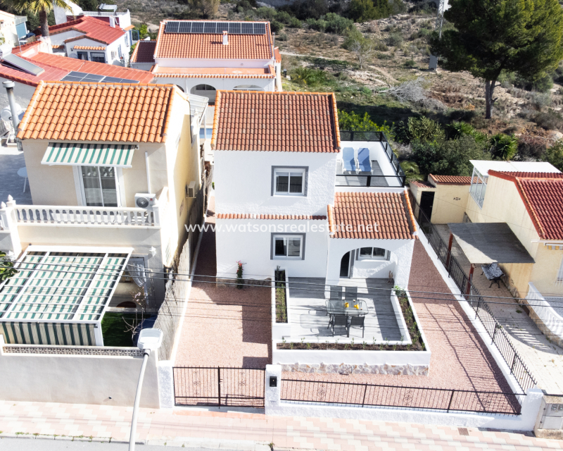 Resale - Detached - Urb. La Marina