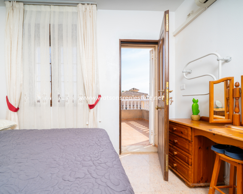 Resale - Detached - Urb. La Marina