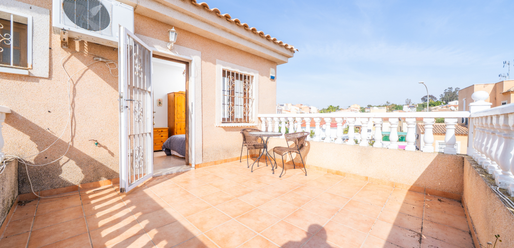 Resale - Detached - Urb. La Marina