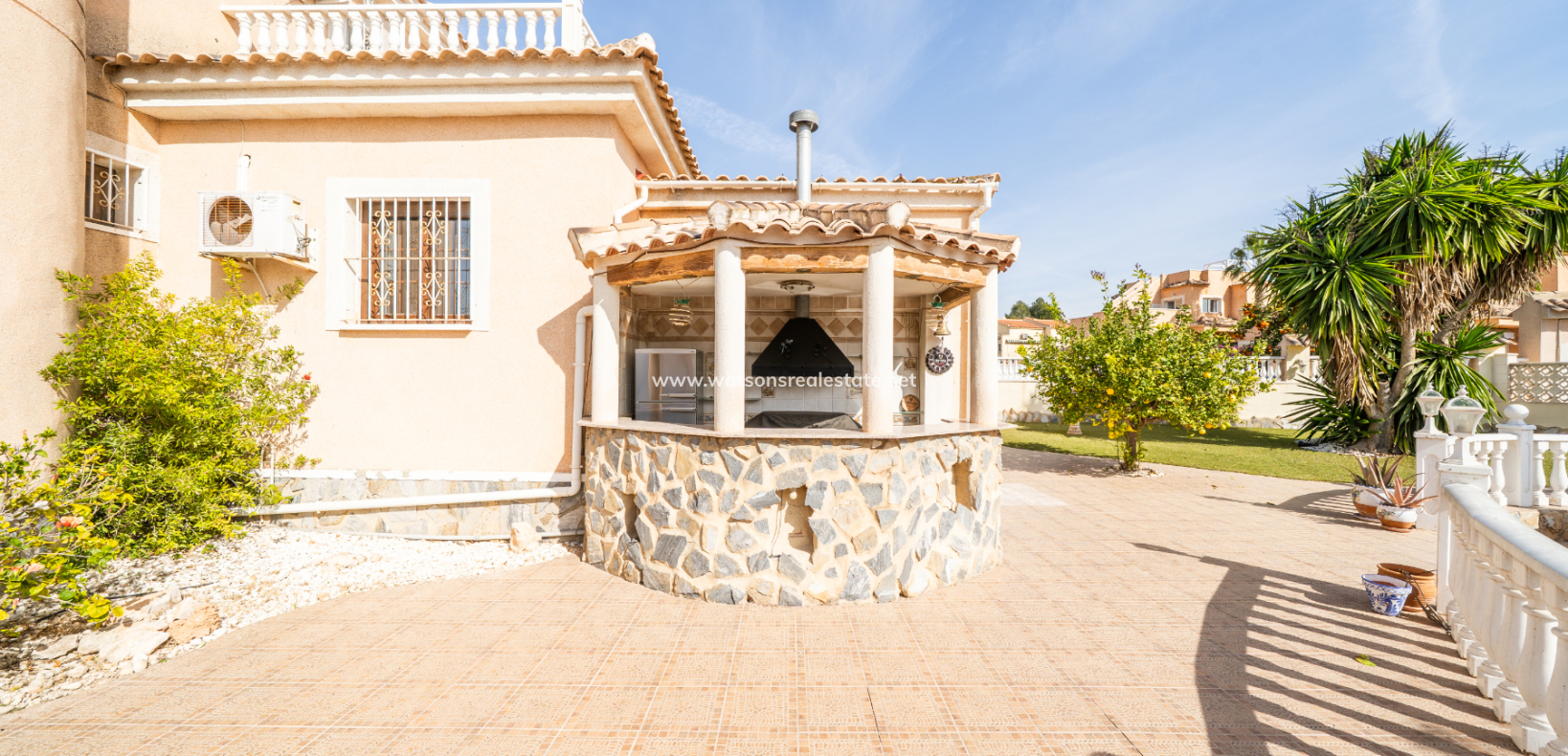 Resale - Detached - Urb. La Marina