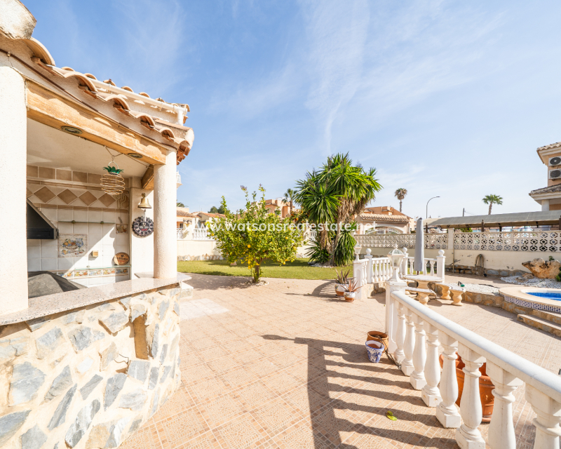 Resale - Detached - Urb. La Marina