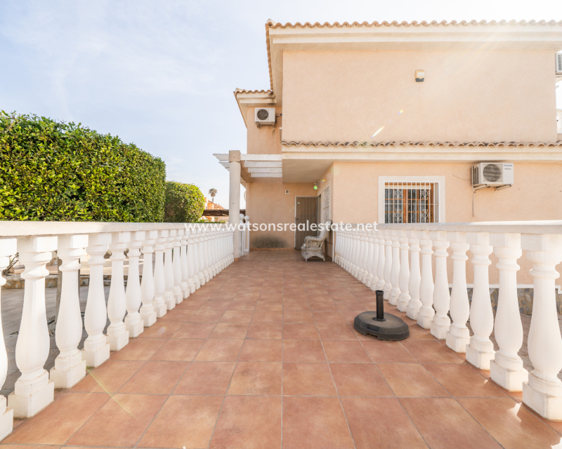 Resale - Detached - Urb. La Marina