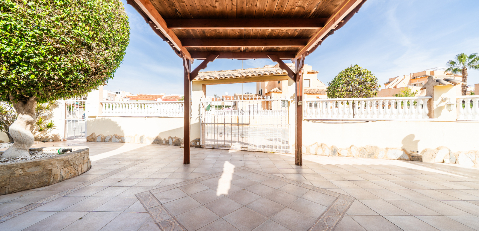 Resale - Detached - Urb. La Marina