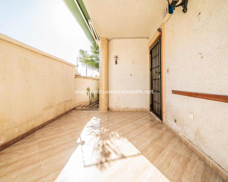 Resale - Detached - Urb. La Marina