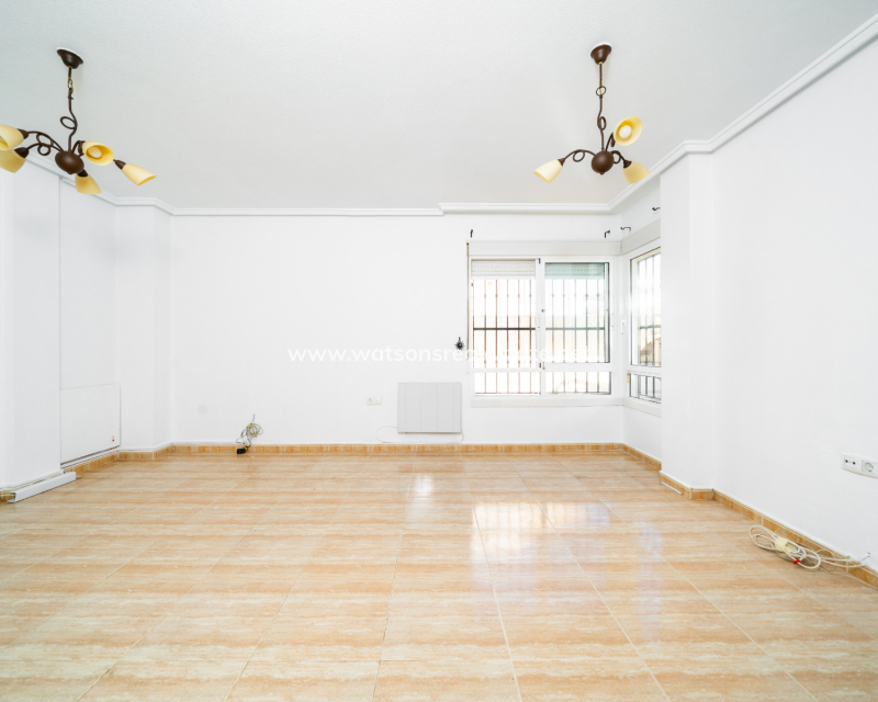 Resale - Detached - Urb. La Marina