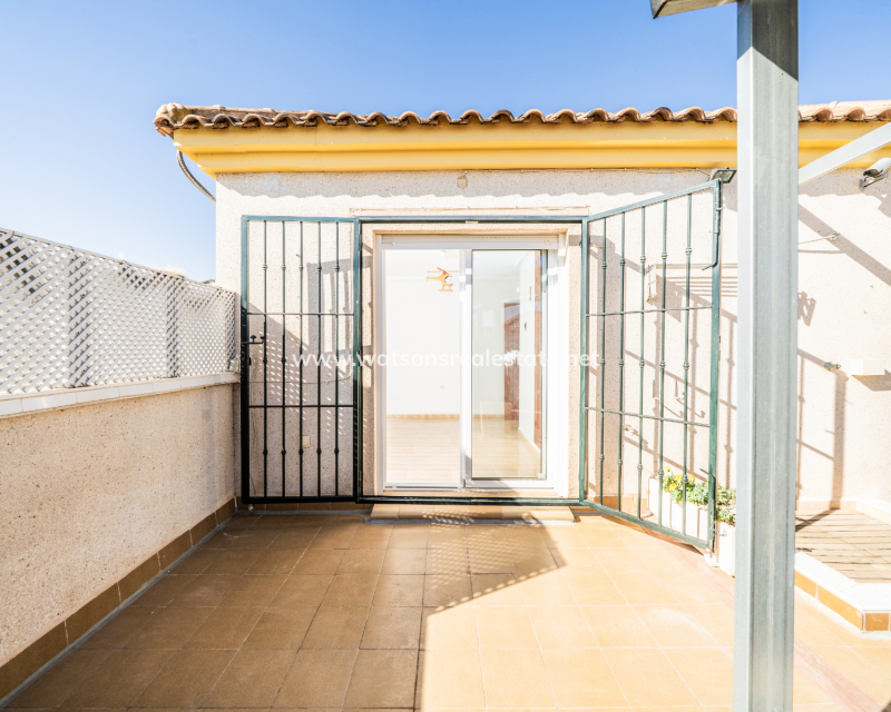 Resale - Detached - Urb. La Marina