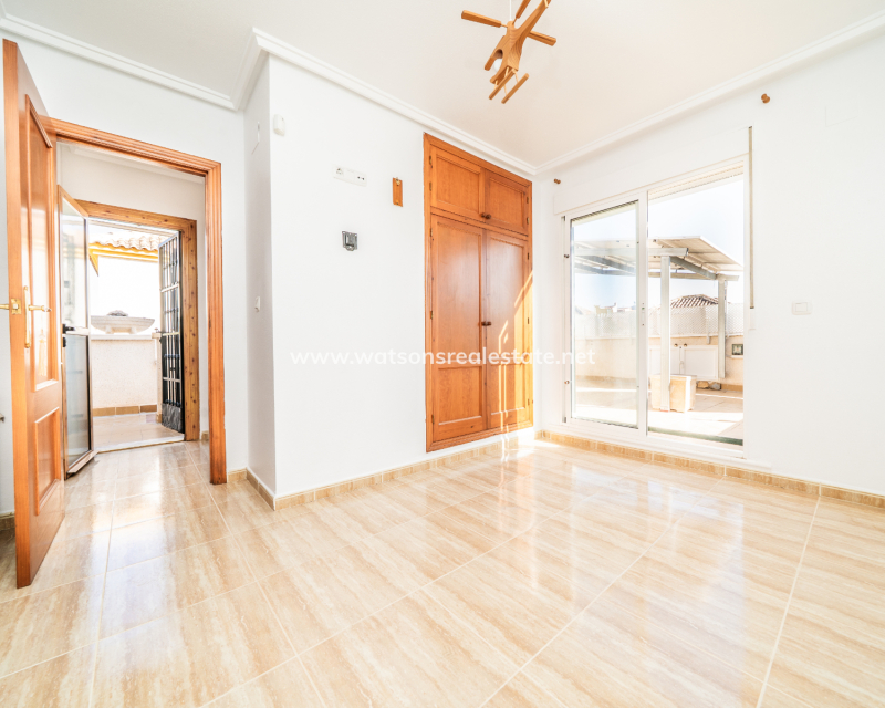 Resale - Detached - Urb. La Marina