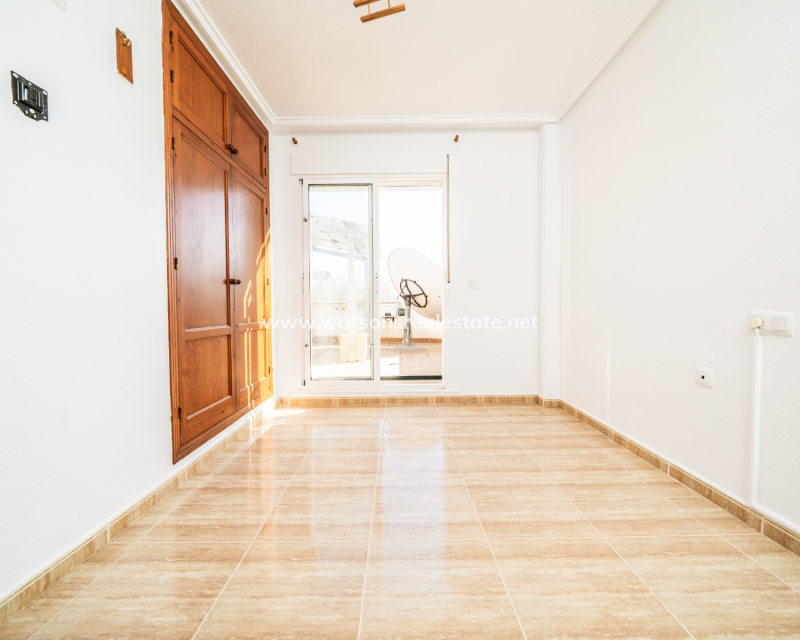 Resale - Detached - Urb. La Marina