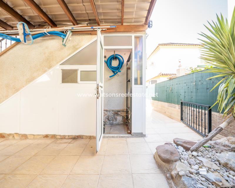 Resale - Detached - Urb. La Marina