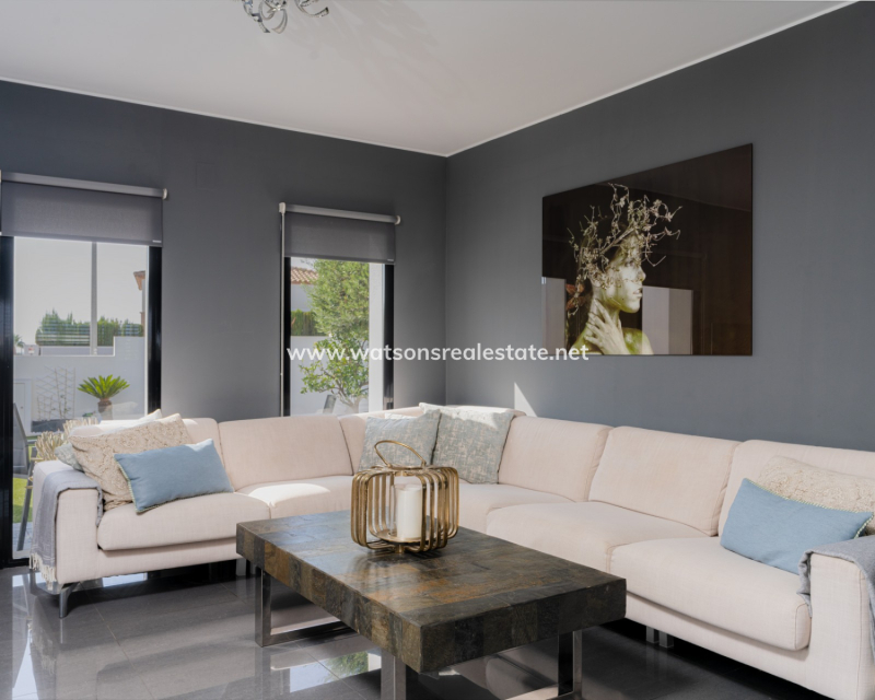 Resale - Detached - Urb. La Marina