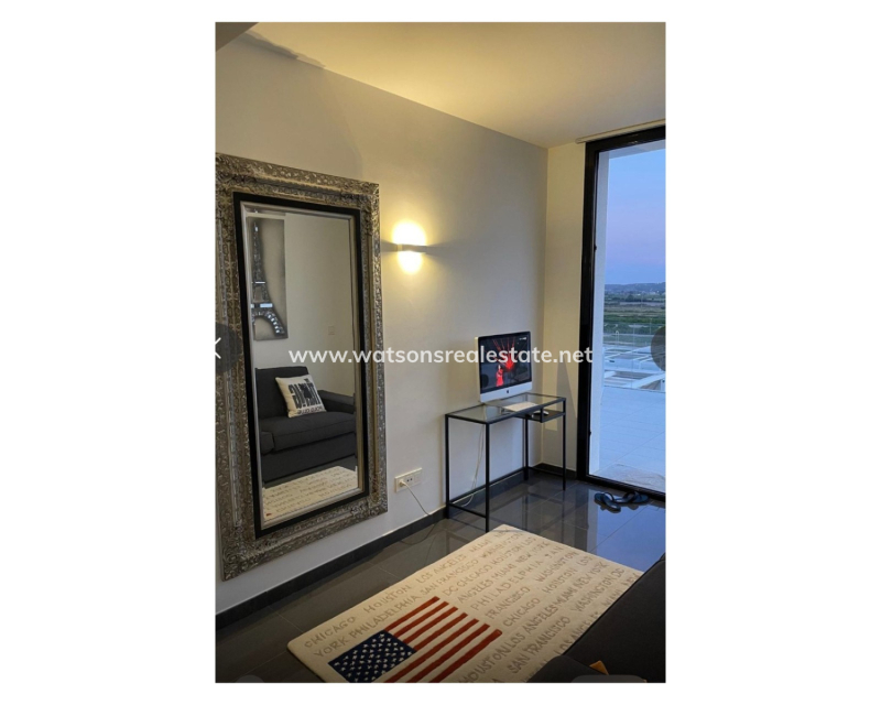 Resale - Detached - Urb. La Marina