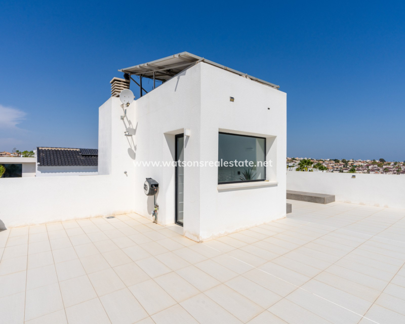 Resale - Detached - Urb. La Marina