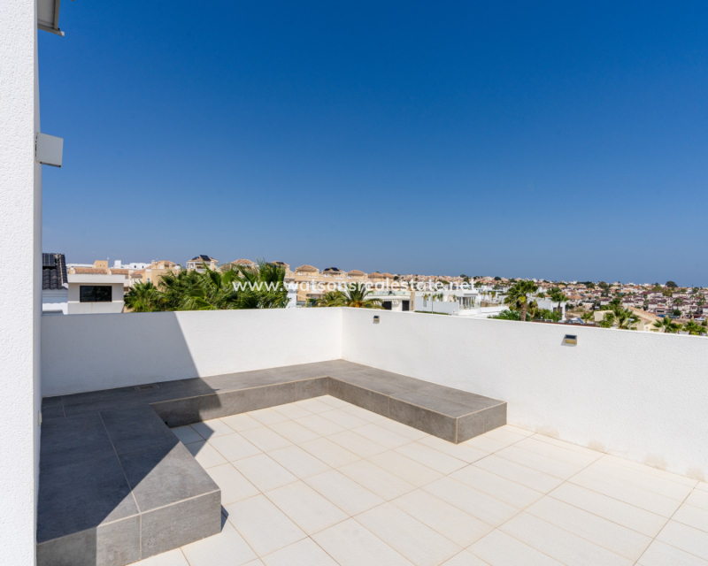 Resale - Detached - Urb. La Marina