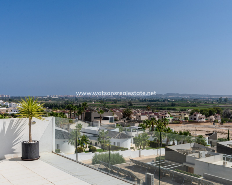 Resale - Detached - Urb. La Marina