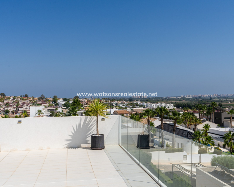 Resale - Detached - Urb. La Marina