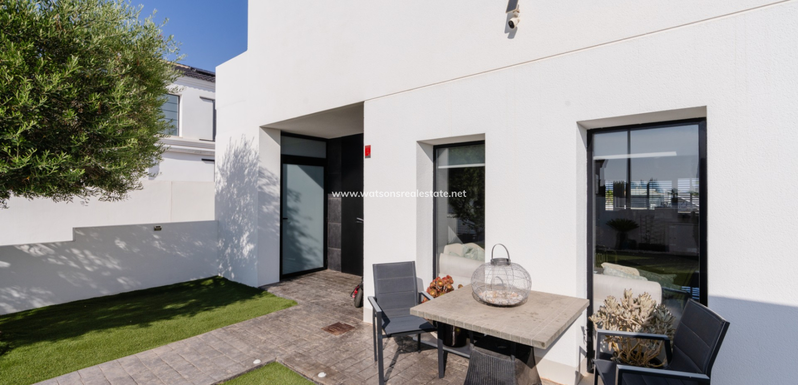 Resale - Detached - Urb. La Marina