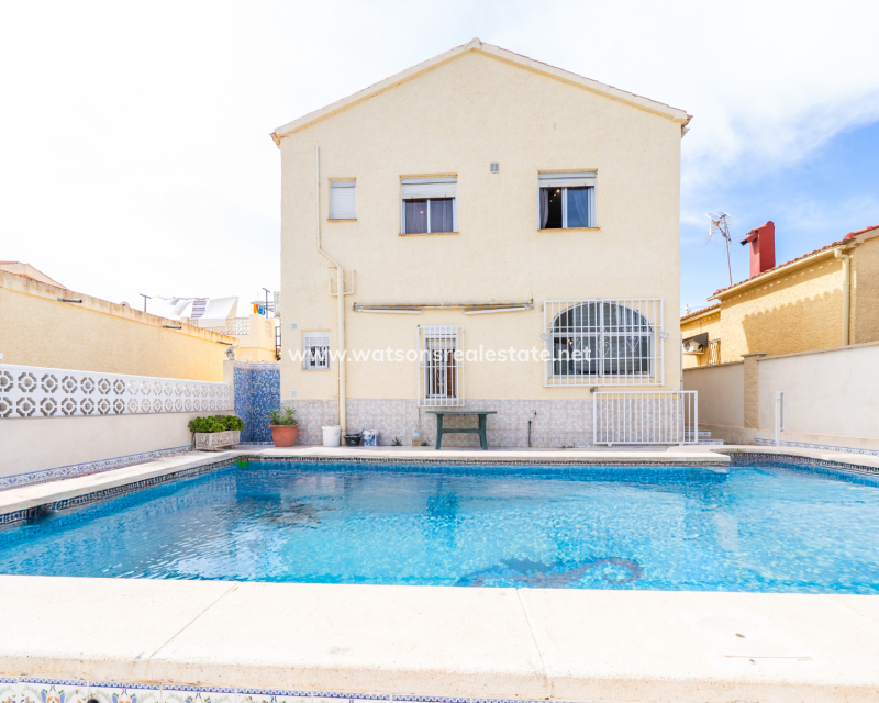 Resale - Detached - Urb. La Marina