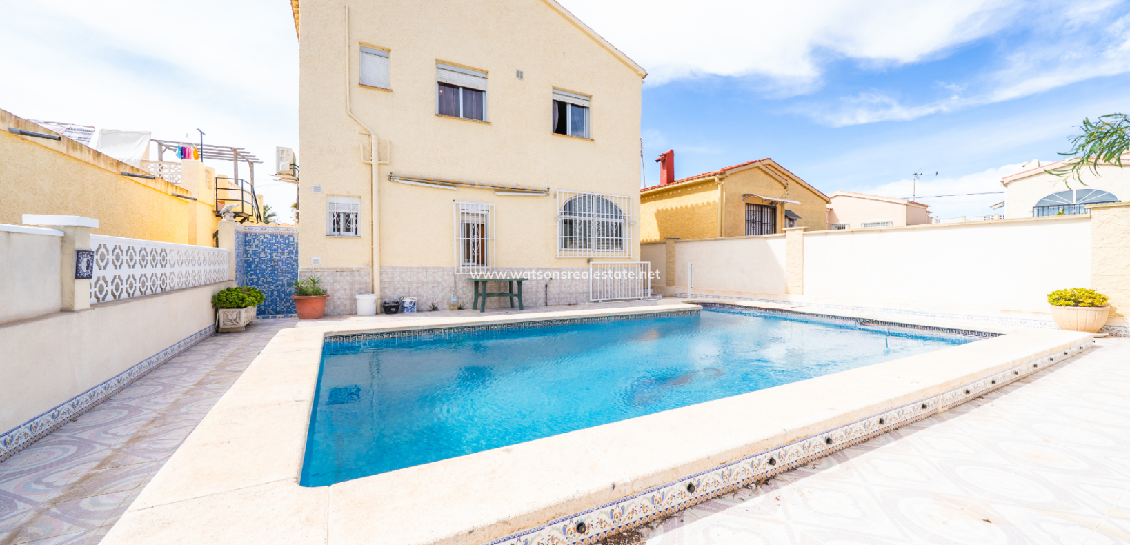 Resale - Detached - Urb. La Marina