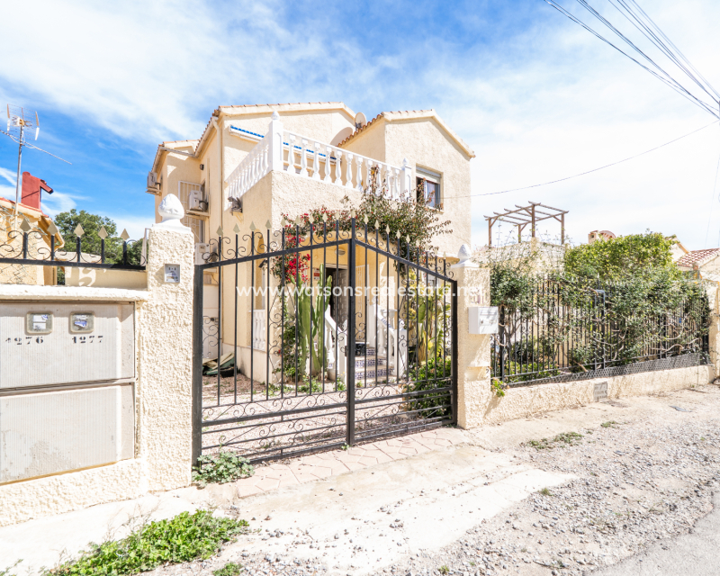 Resale - Detached - Urb. La Marina