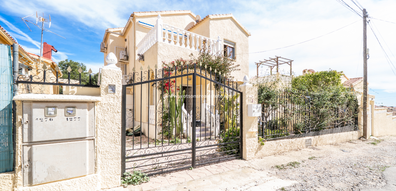 Resale - Detached - Urb. La Marina