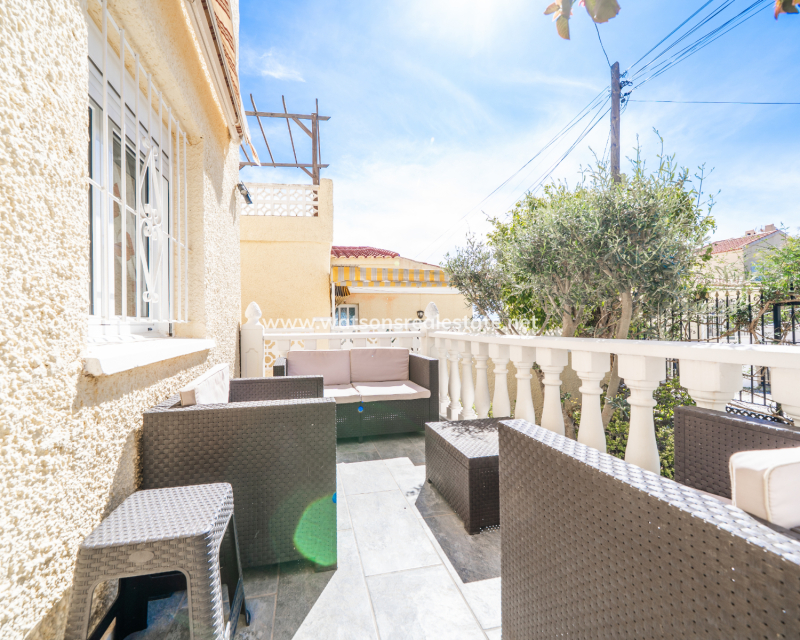 Resale - Detached - Urb. La Marina