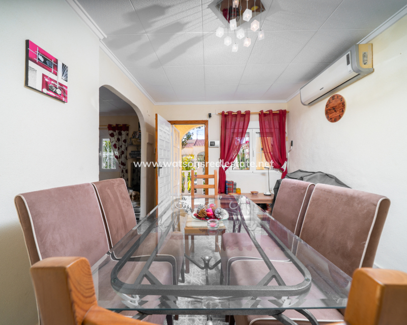 Resale - Detached - Urb. La Marina