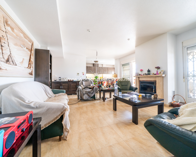 Resale - Detached - Urb. La Marina