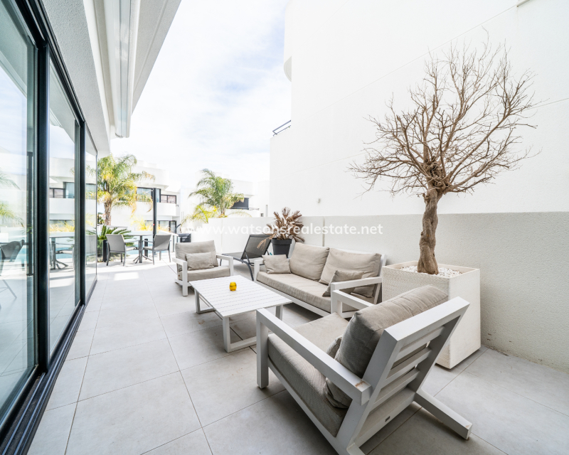 Resale - Detached - Urb. La Marina