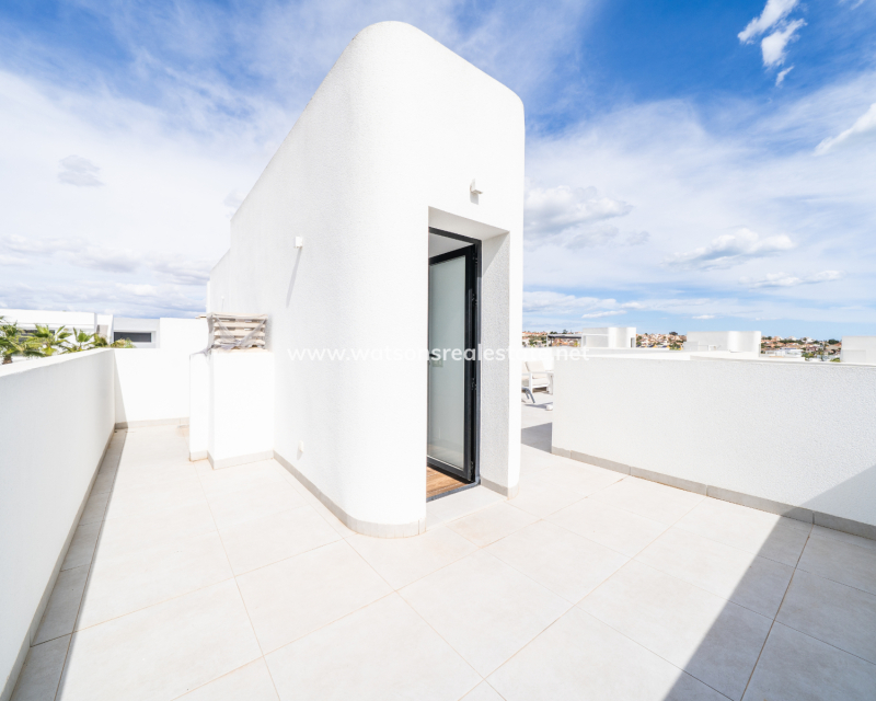 Resale - Detached - Urb. La Marina