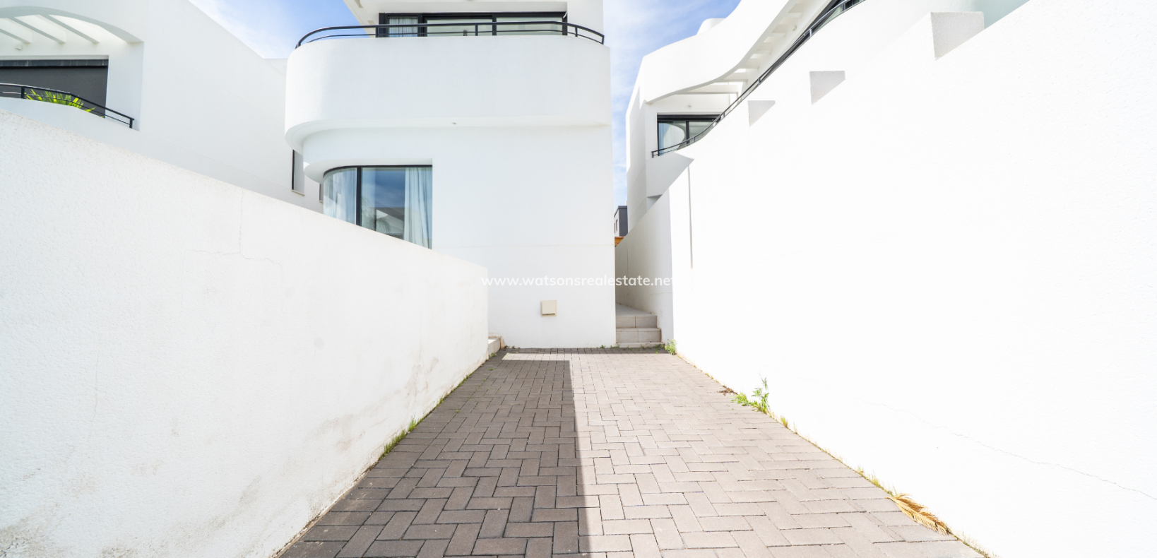 Resale - Detached - Urb. La Marina