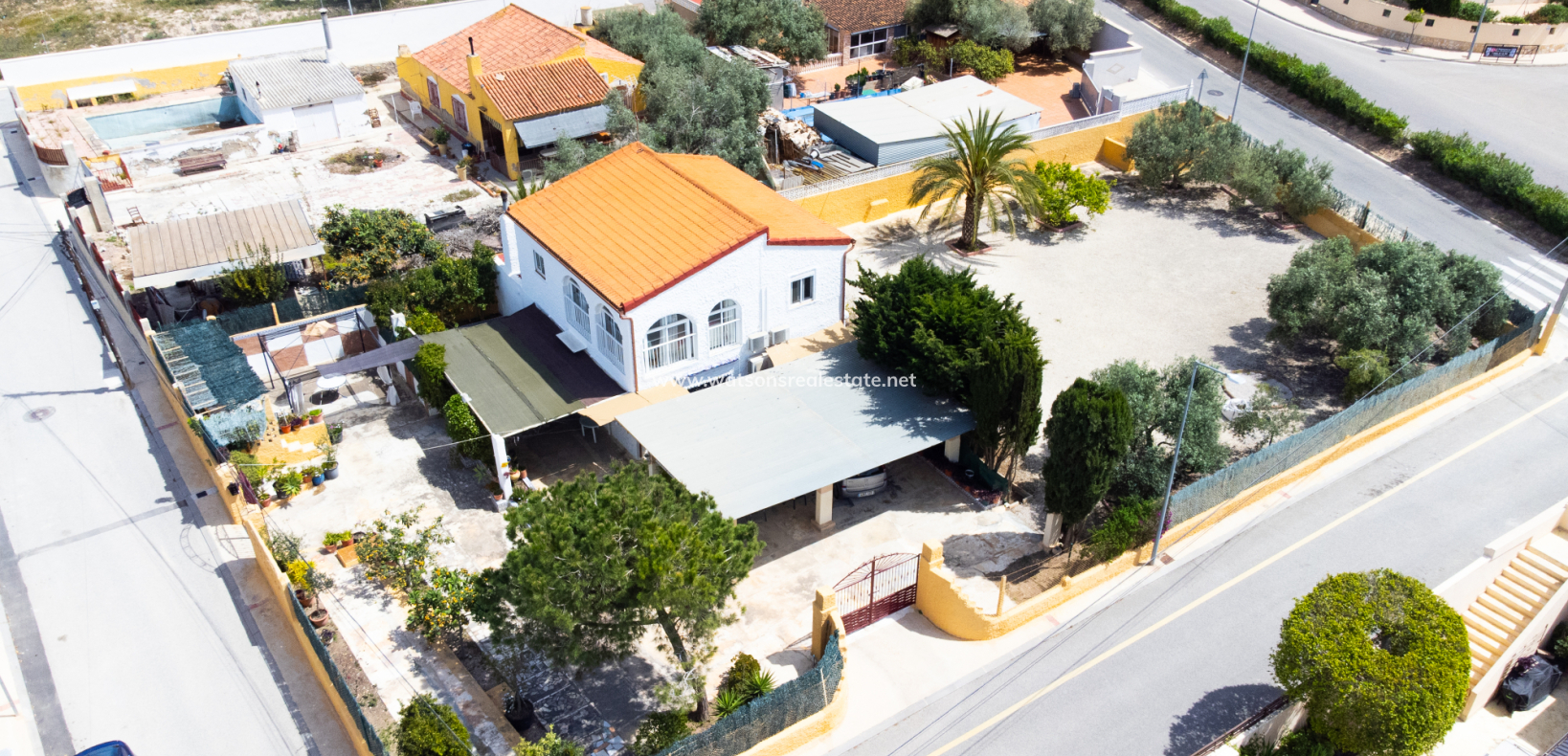 Resale - Detached - Urb. La Marina