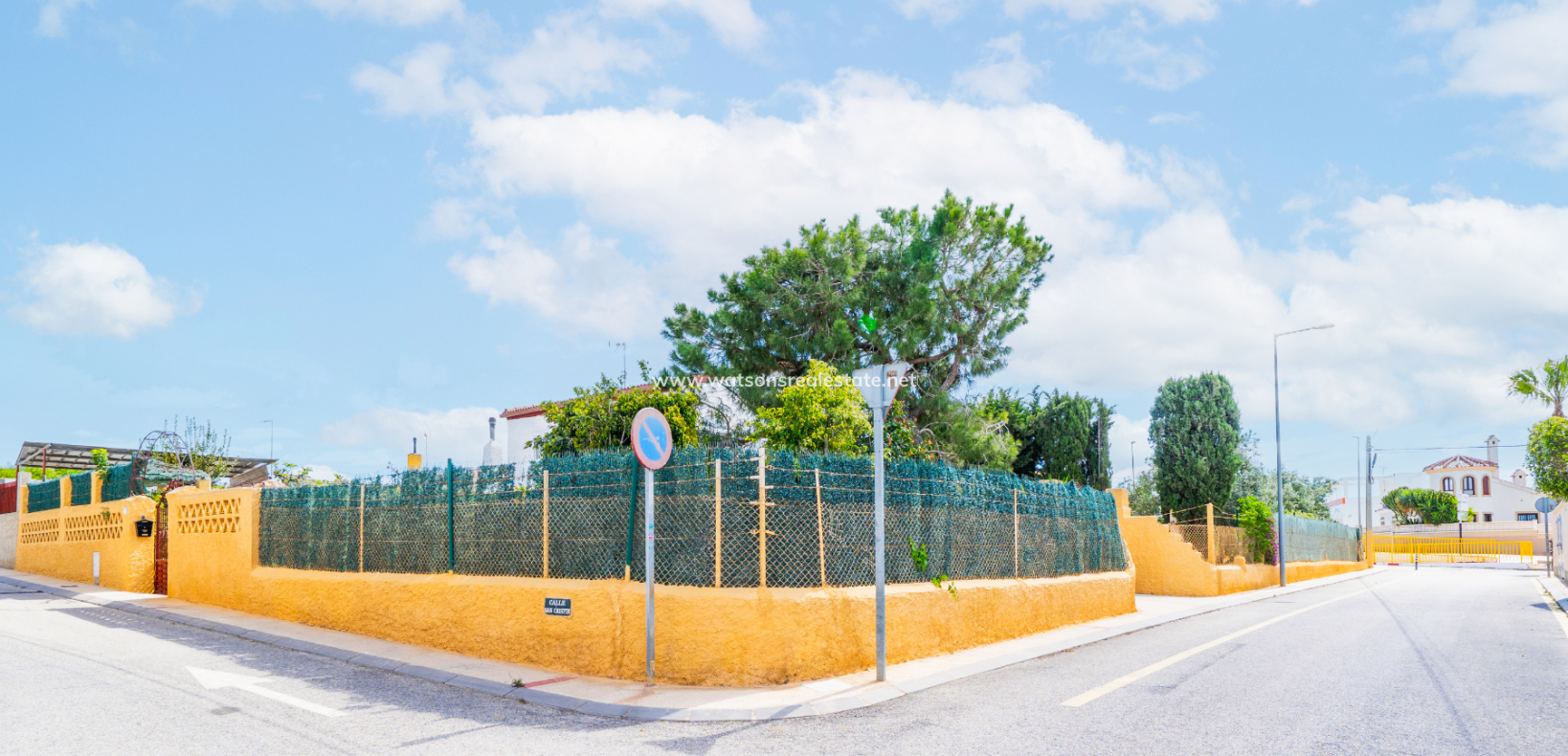 Resale - Detached - Urb. La Marina