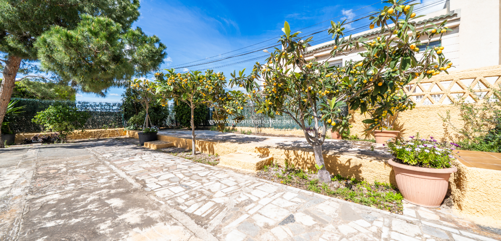 Resale - Detached - Urb. La Marina