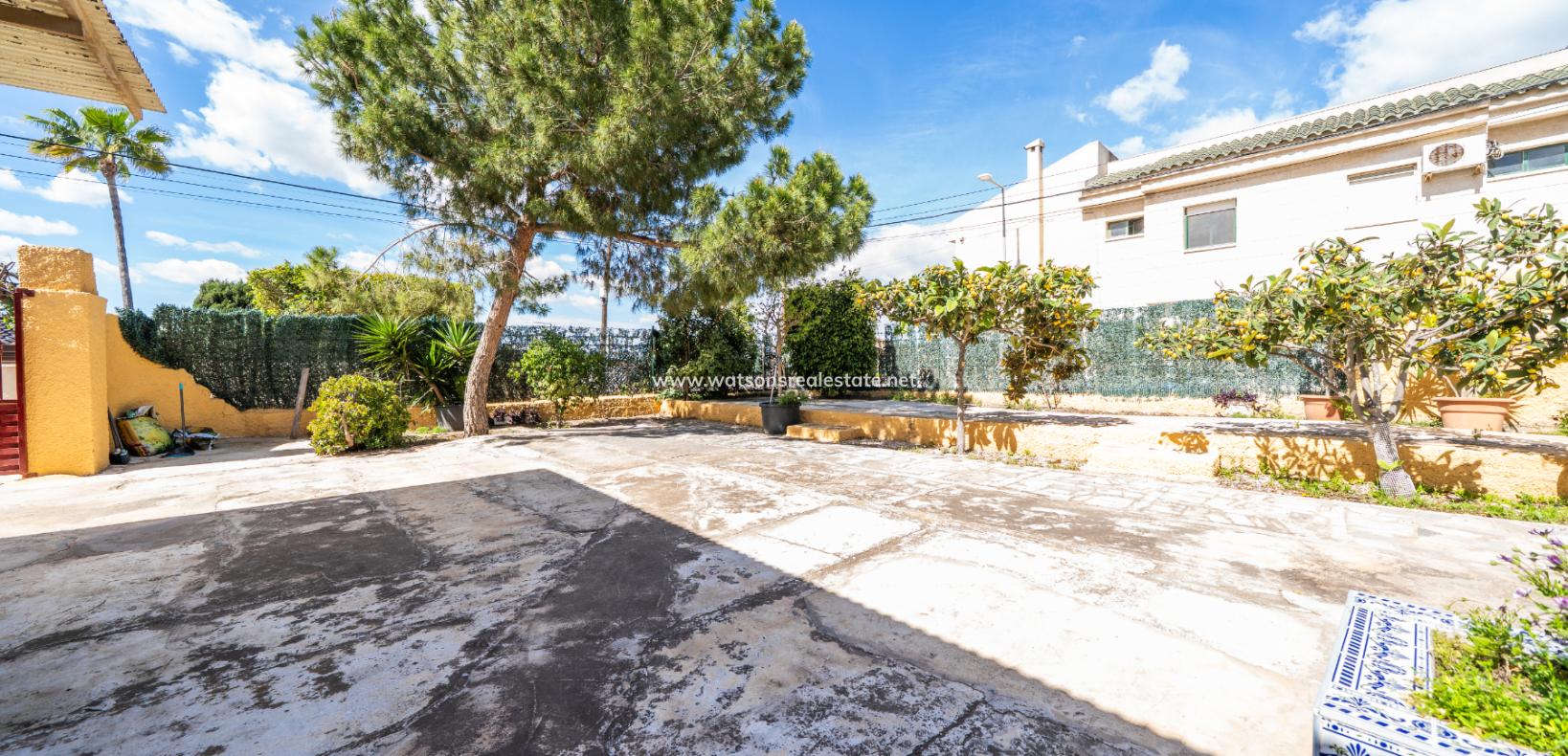 Resale - Detached - Urb. La Marina