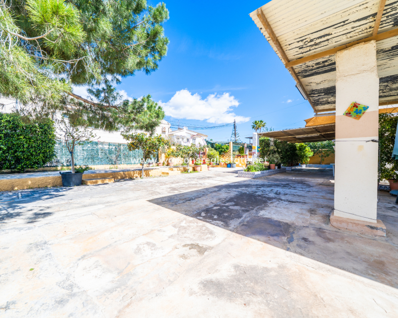 Resale - Detached - Urb. La Marina