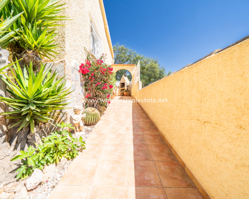 Resale - Detached - Urb. La Marina