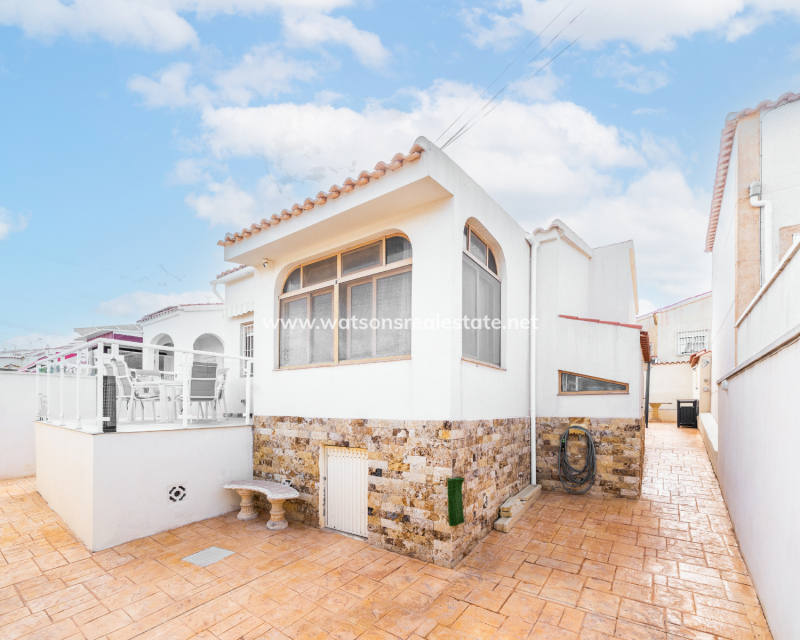 Resale - Detached - Urb. La Marina