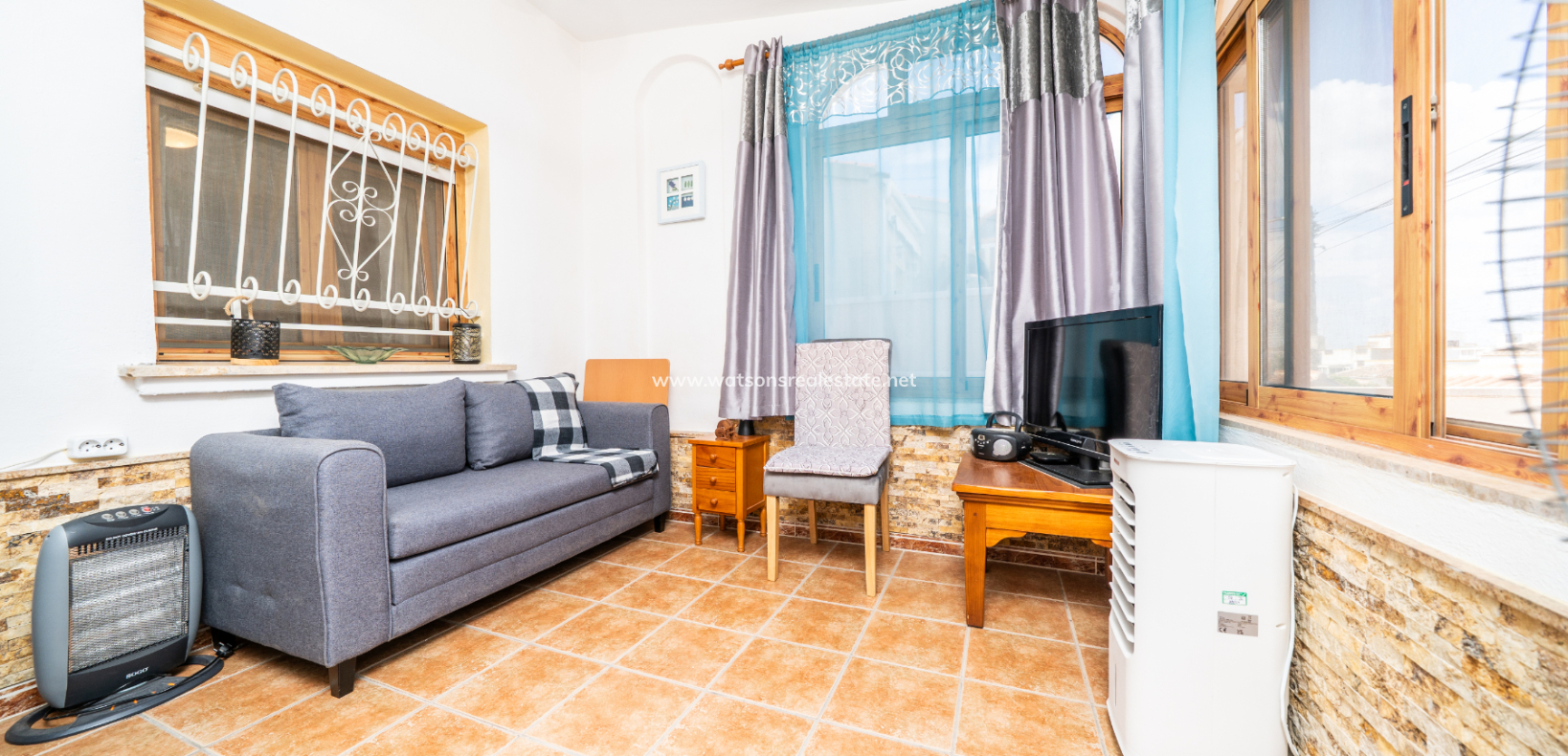 Resale - Detached - Urb. La Marina